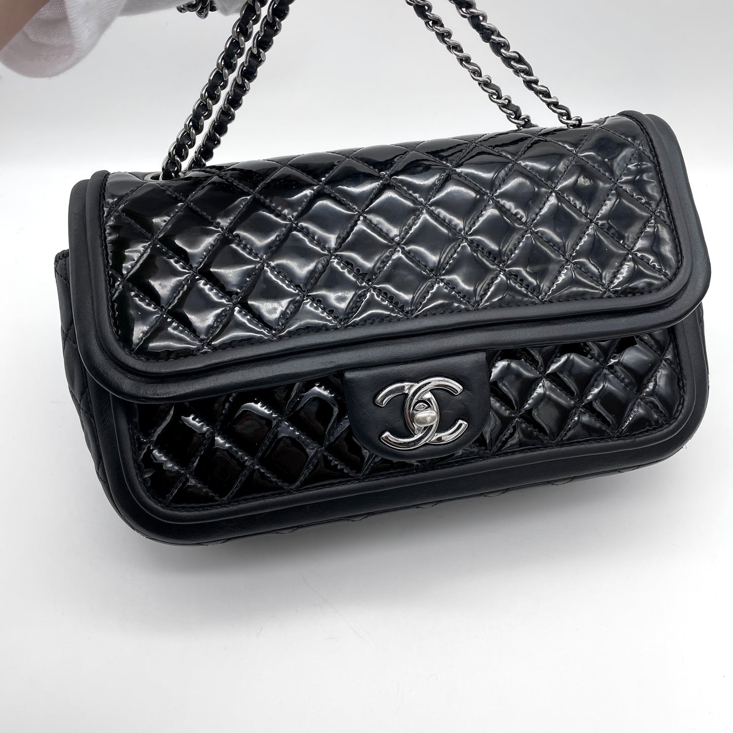 CHANEL Matelasse Enamel Double Chain Single Flap Bag