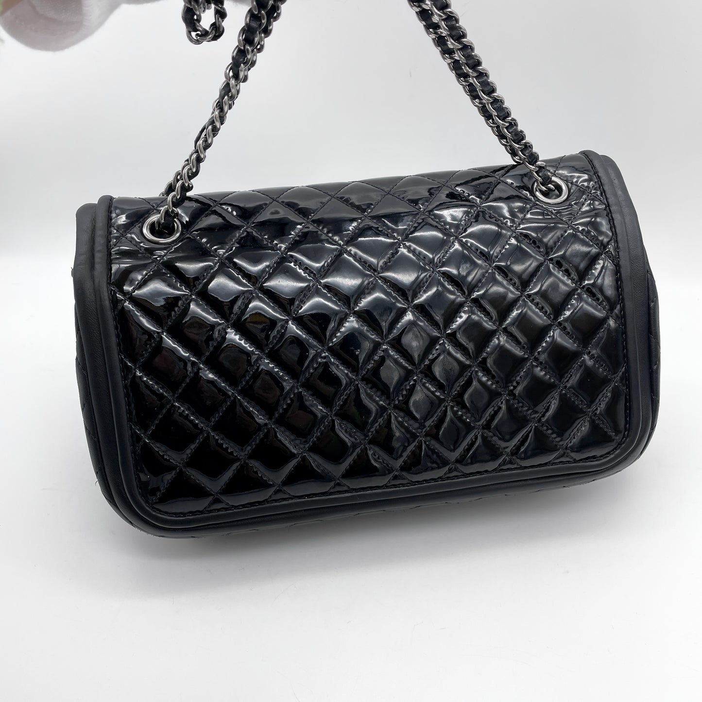 CHANEL Matelasse Enamel Double Chain Single Flap Bag