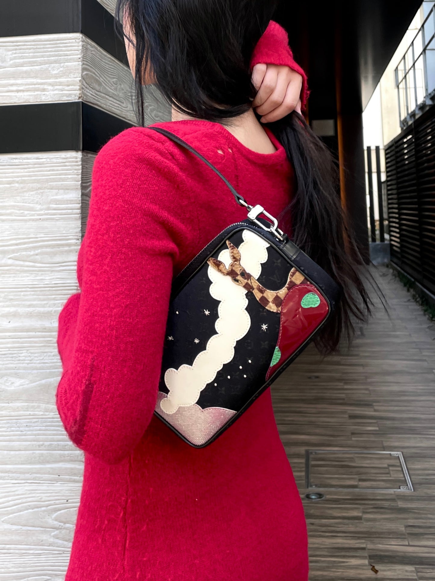 RARE☆☆☆LOUIS VUITTON Monogram Satin Pochette Conte de Fées &amp; Animal Shoulder Bag M92275