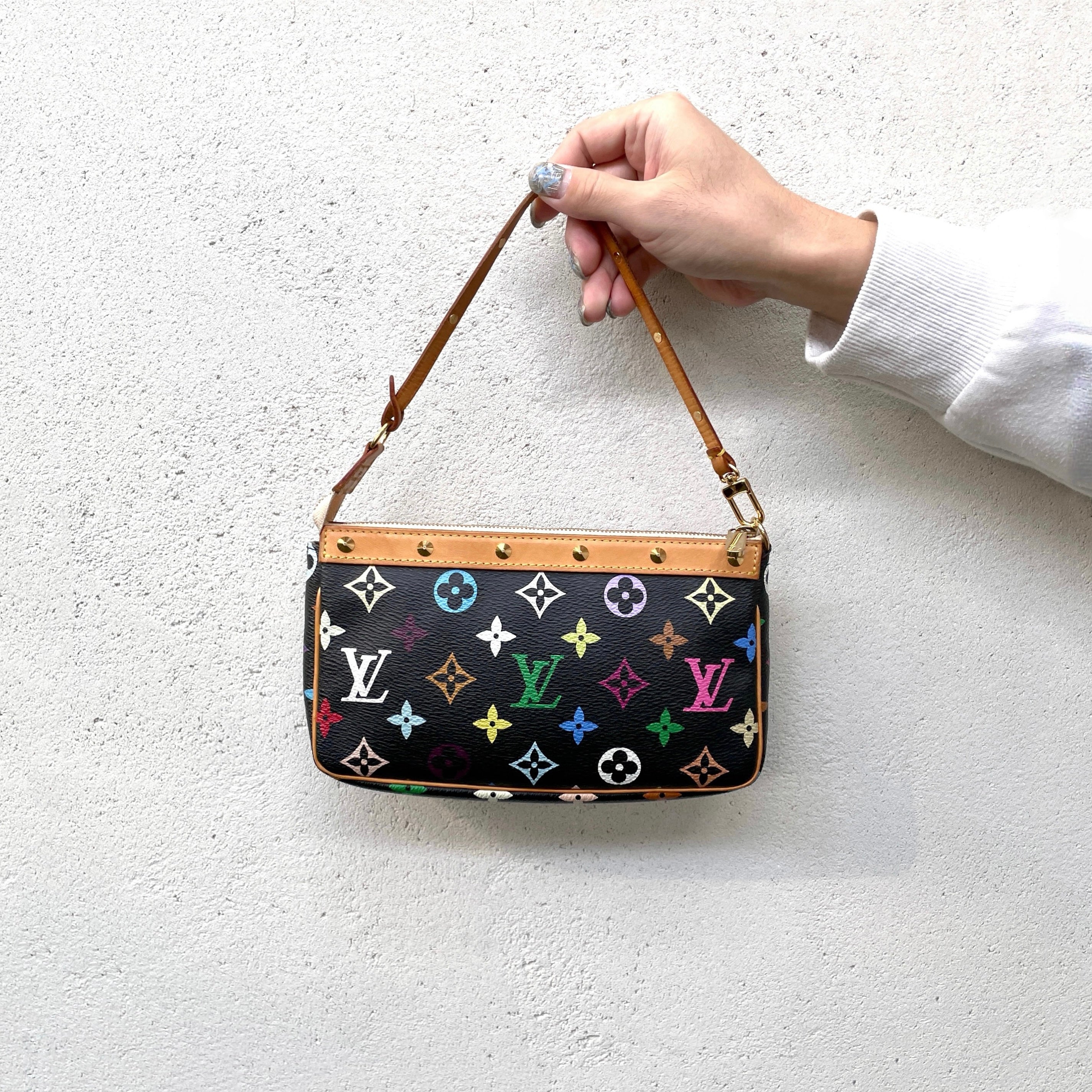 LOUIS VUITTON – Afar Vintage