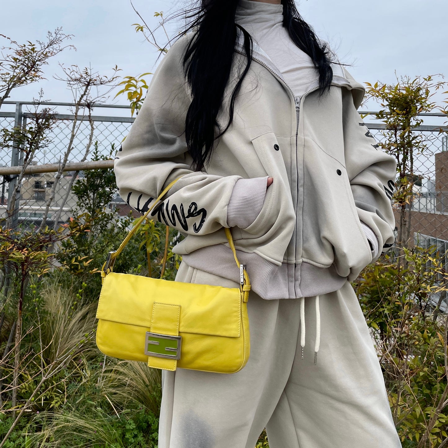 RARE☆☆☆☆FENDI Leather Mamma Baguette PM Shoulder Bag Yellow & Silver