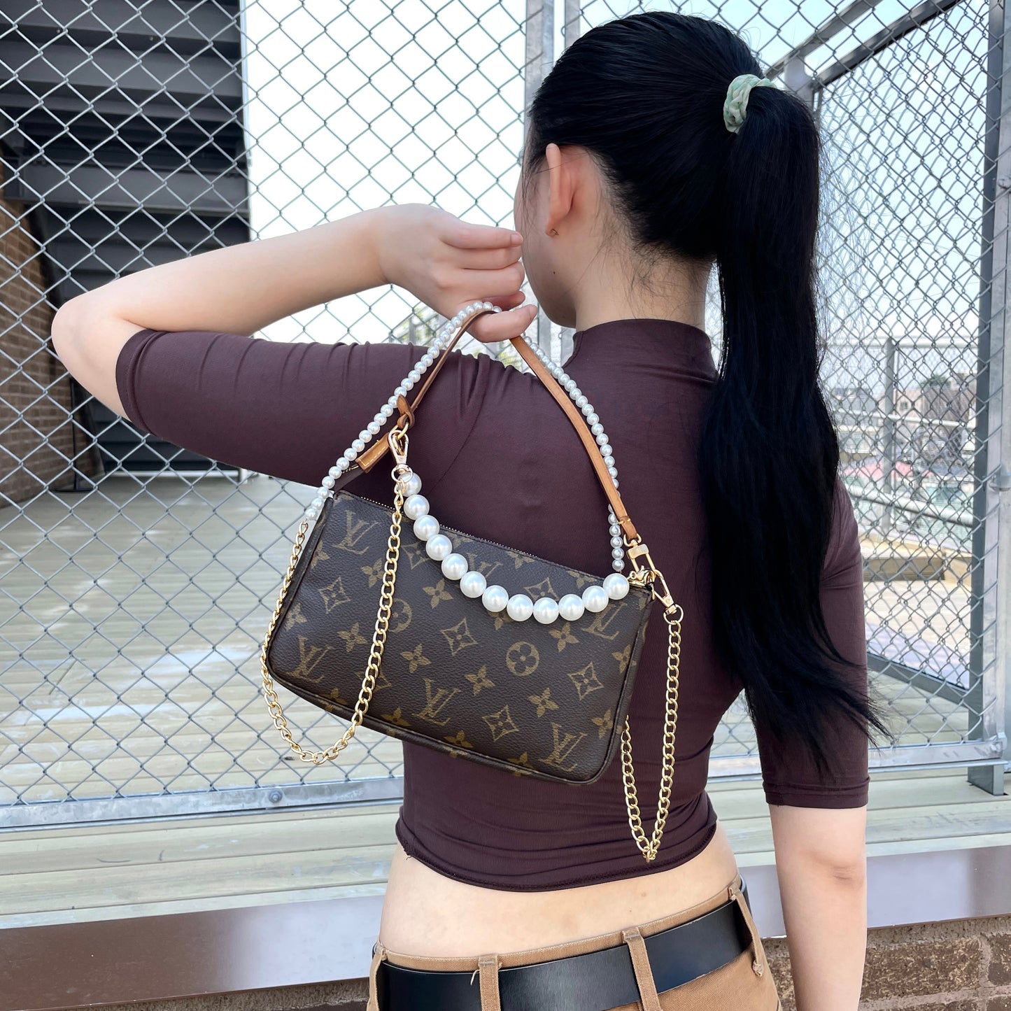 LOUIS VUITTON 2000 Monogram Pochette Accessoires M51980 Hand Bag Brown & Gold