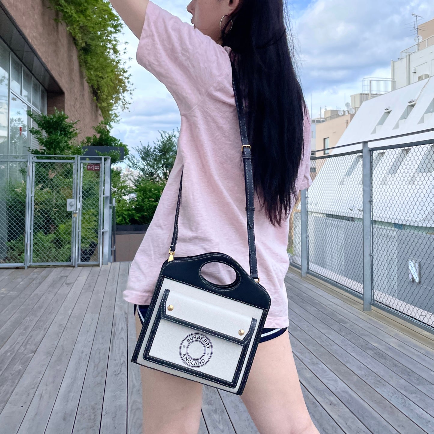 BURBERRY Logo Mini Pocket Bag 2-Way Handbag Crossbody Shoulder Black Beige 【Unused, Reference Price 215,600】