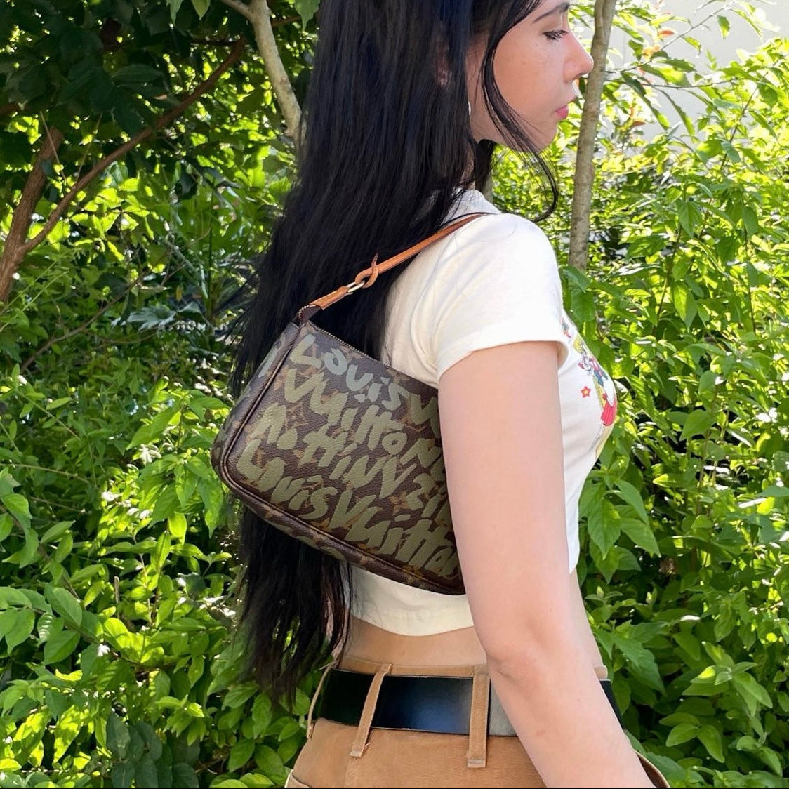 RARE☆☆☆☆LOUIS VUITTON 2001 Monogram Graffiti Pochette Accessories Pouch M92191 Khaki Green & Brown