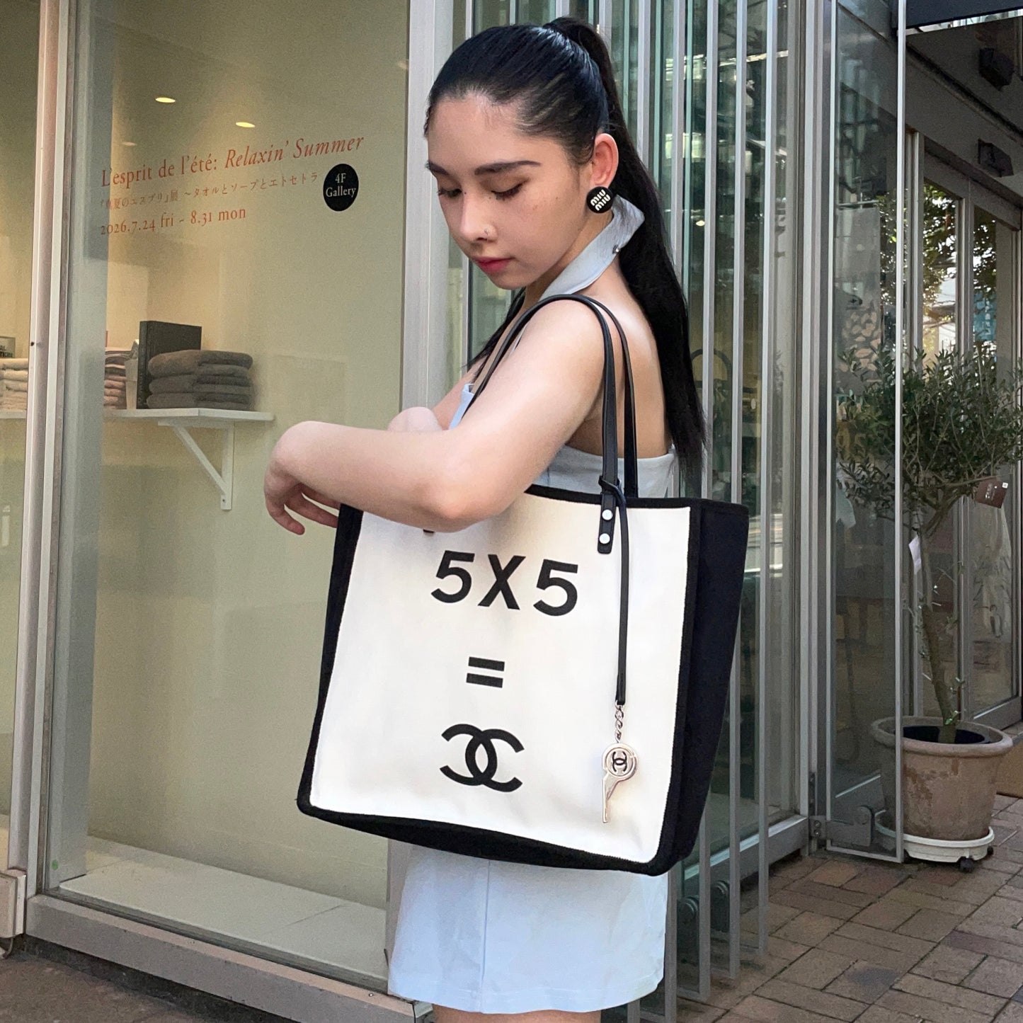 RARE☆☆☆CHANEL 2014 5x5=CC LOGO Tote Shoulder Bag White & Black