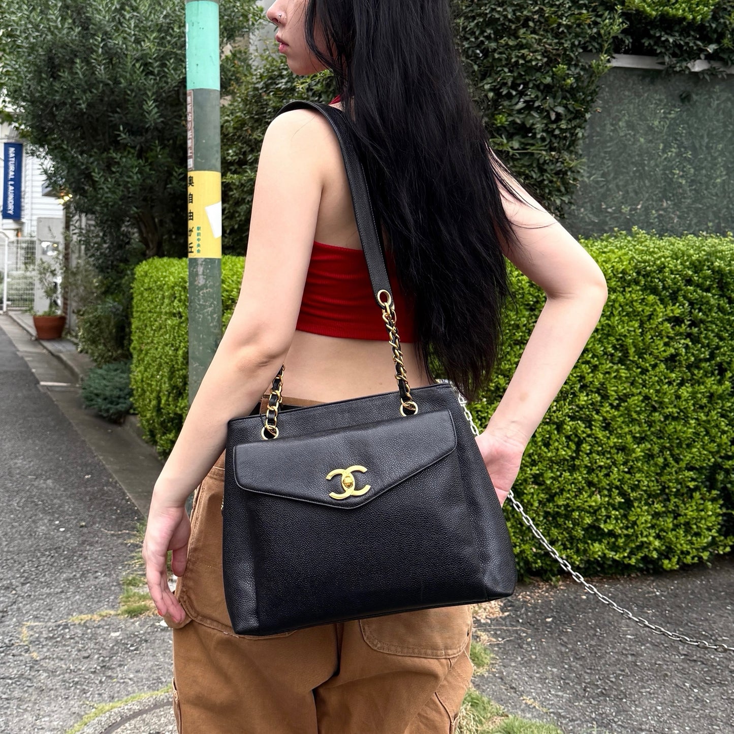 RARE☆☆☆CHANEL 1995~ Jumbo CC LOGO Pocket Caviar Skin Leather Chains Shoulder Tote Bag Black & Gold