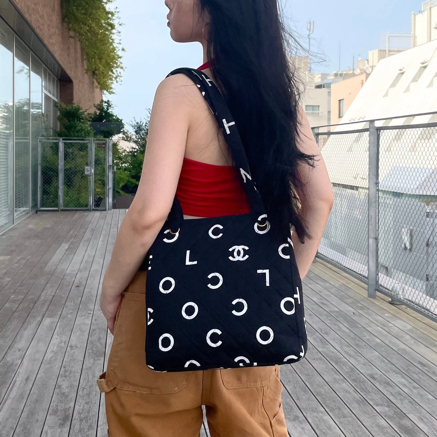 RARE☆☆☆☆CHANEL 1997 Matelassé Canvas Logos Graffiti Tote Shoulder bag Black & White