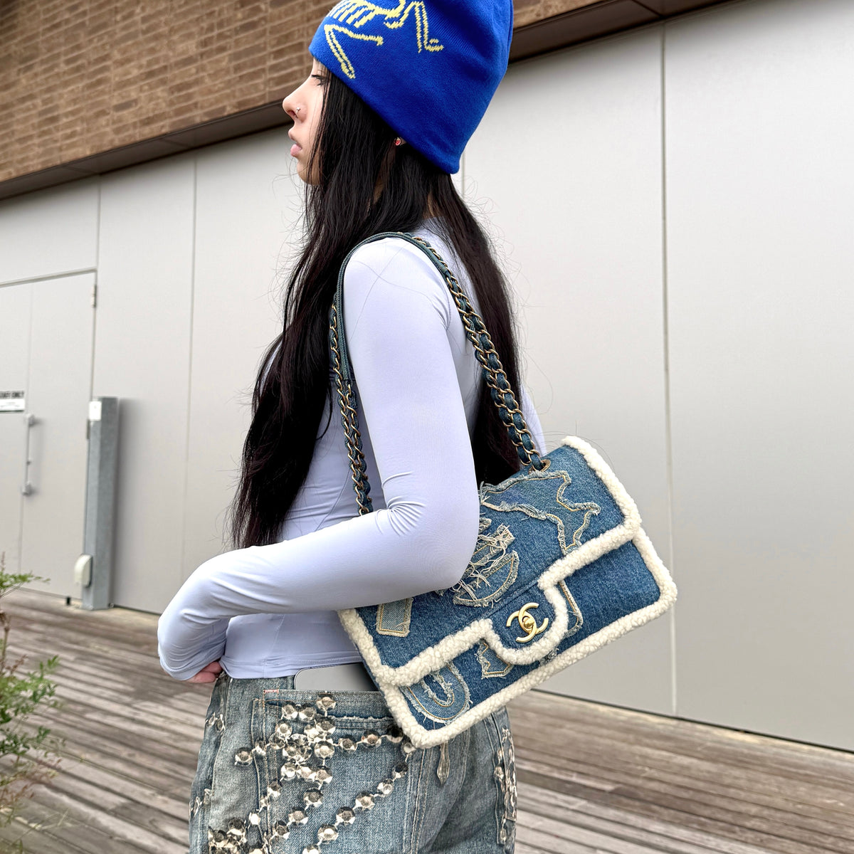 RARE☆☆☆☆☆CHANEL 2019 19A Métiers d’Art Paris–Egypt Denim & Shearling Hieroglyph Single Flap Bag Blue & White #