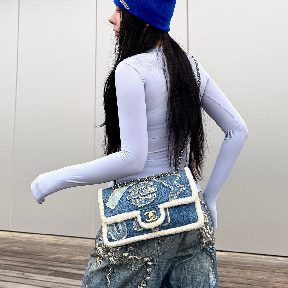 RARE☆☆☆☆☆CHANEL 2019 19A Métiers d’Art Paris–Egypt Denim & Shearling Hieroglyph Single Flap Bag Blue & White #