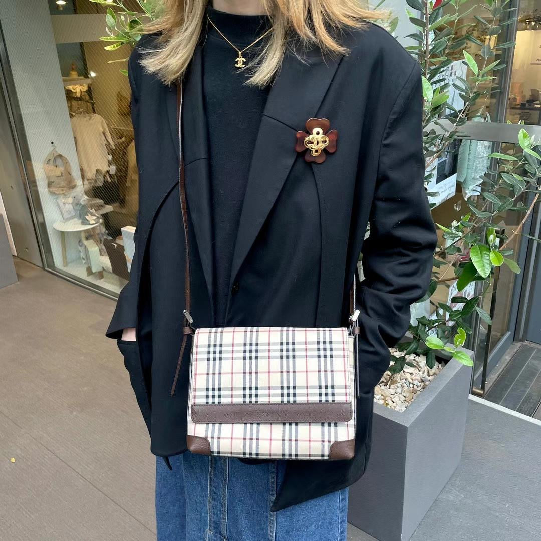 AUTH 二手BURBERRY 格子斜挎包– Afar Vintage