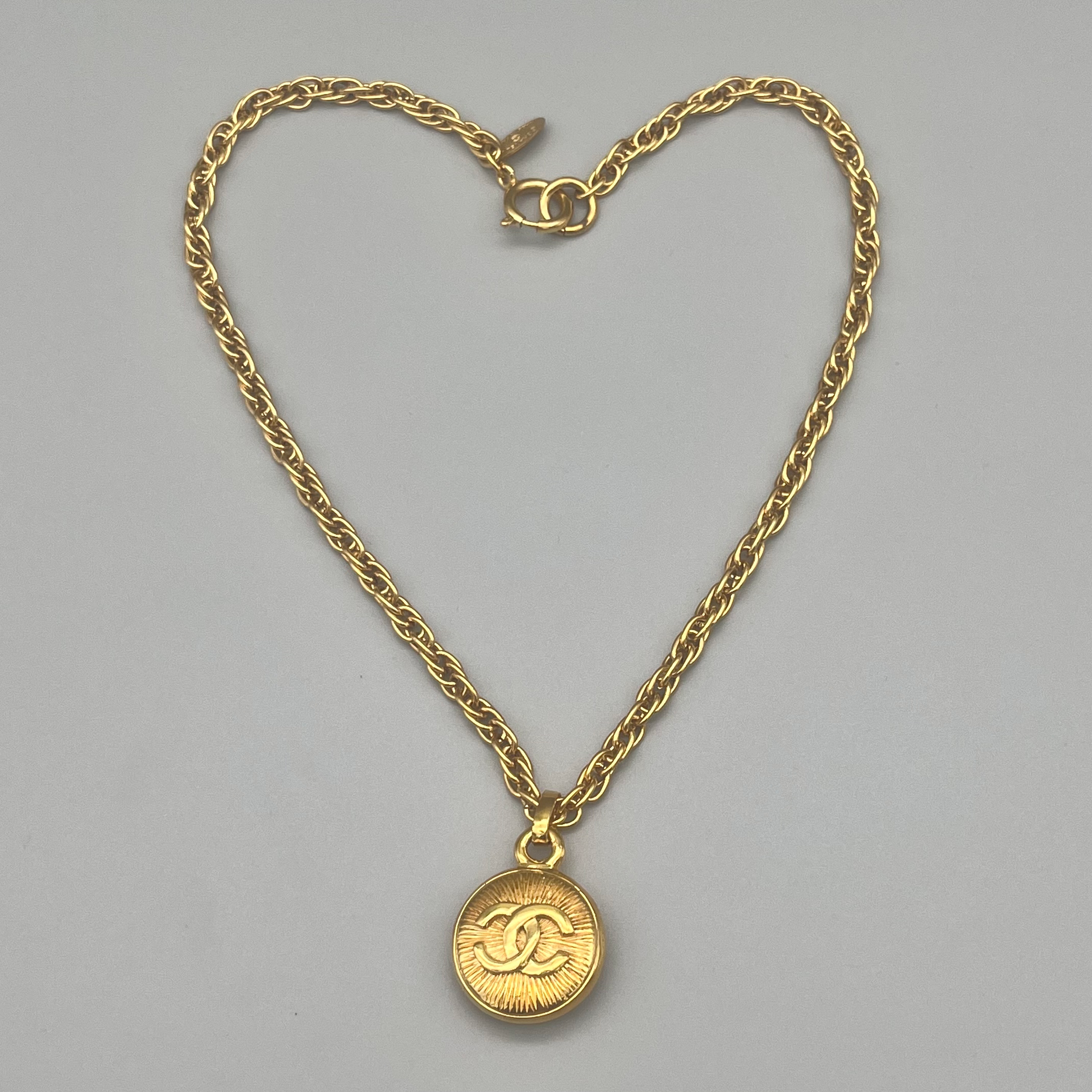 Vintage CHANEL CC Logo Links Pearl Charms Necklace 