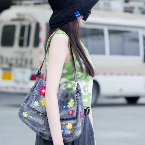 RARE☆☆☆☆FENDI Wool Felt Flower Mamma Baguette GM Shoulder Bag Gray &amp; Multicolor