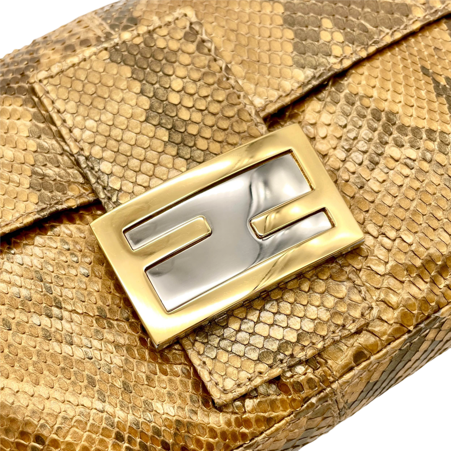 RARE☆☆☆FENDI Python motif Mamma bucket shoulder bag