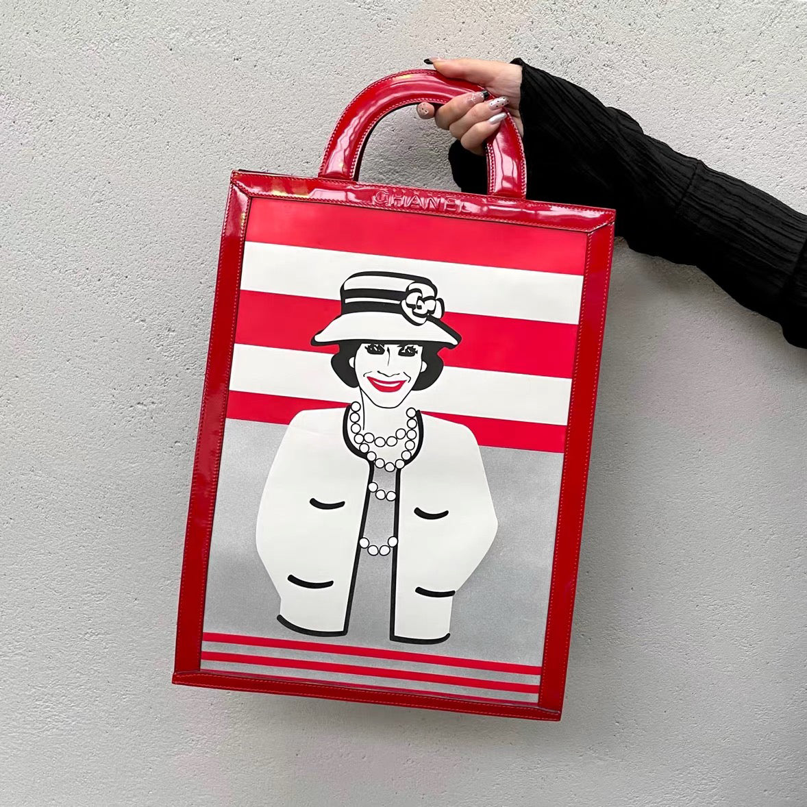 RARE☆☆☆☆☆CHANEL 2000 Lady Coco Illustration Pattern Tote Bag Red & White
