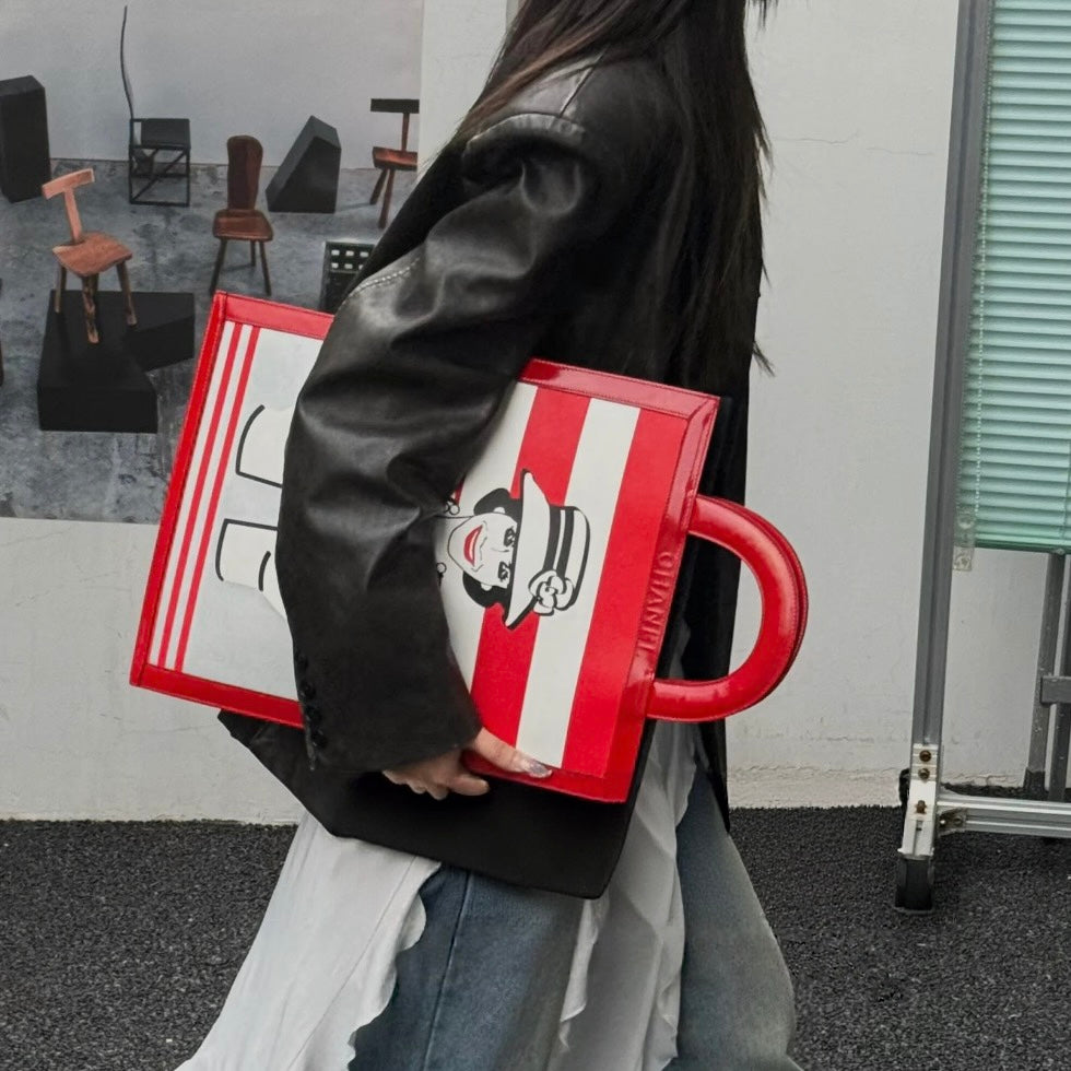 RARE☆☆☆☆☆CHANEL 2000 Lady Coco Illustration Pattern Tote Bag Red & White