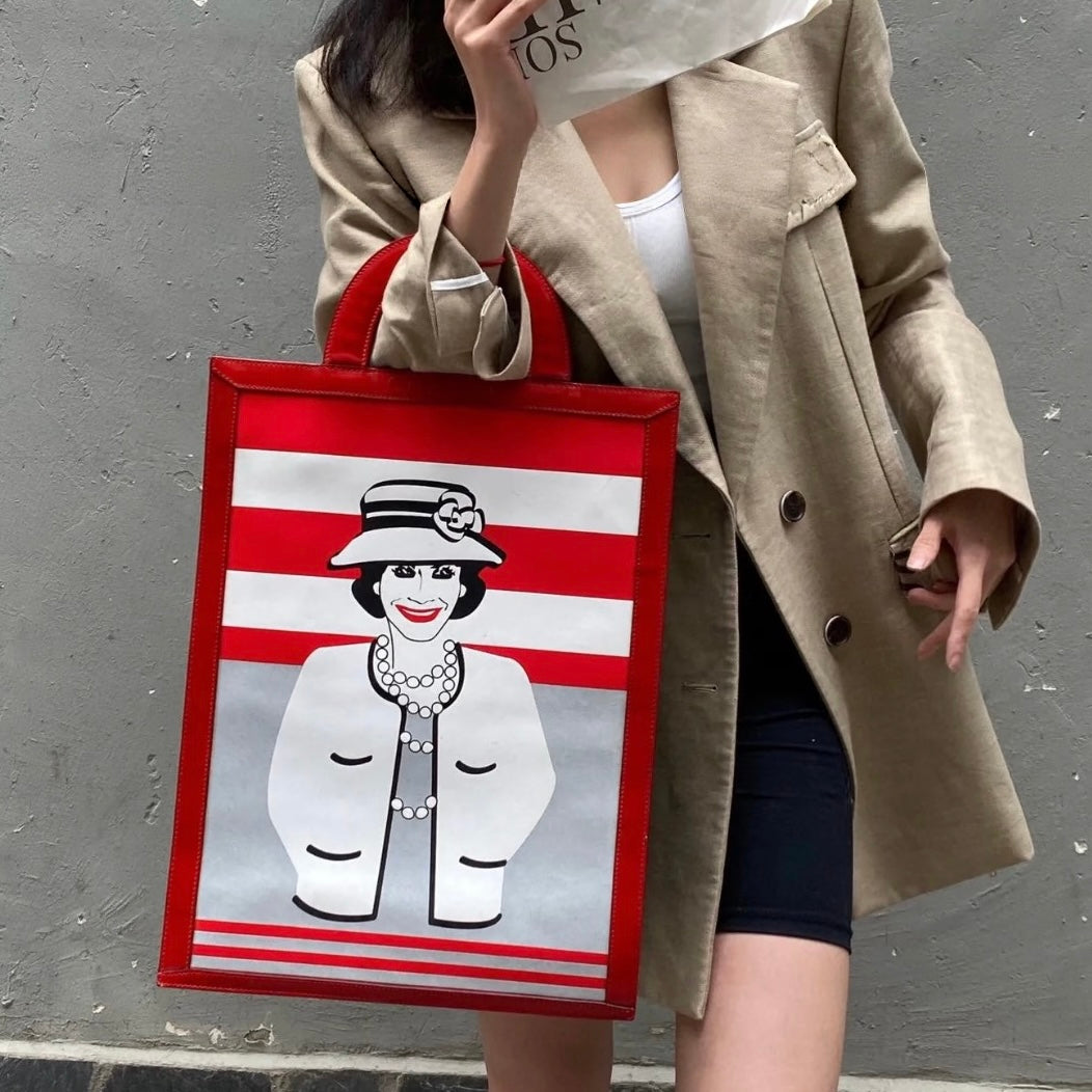 RARE☆☆☆☆☆CHANEL 2000 Lady Coco Illustration Pattern Tote Bag Red & White