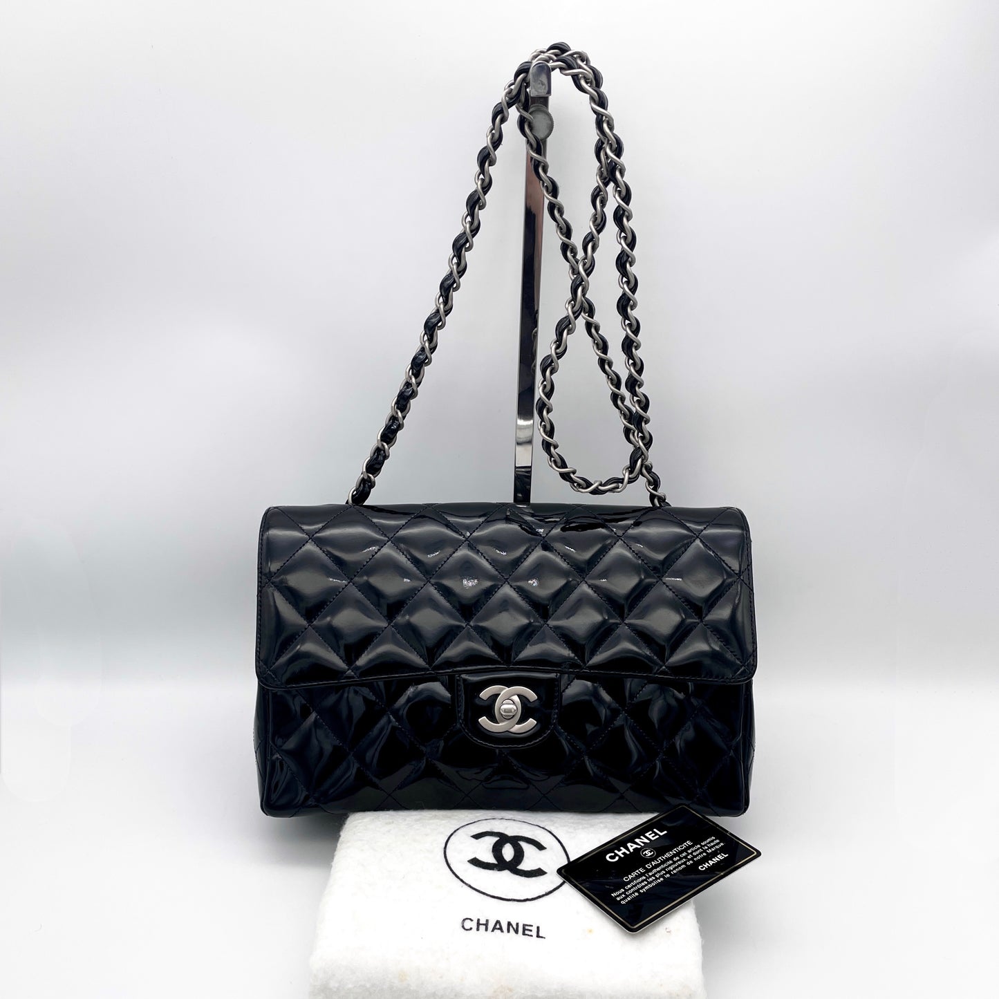 AUTH Pre-owned CHANEL Enamel Matlasse Chain Flap Bag Black SHW