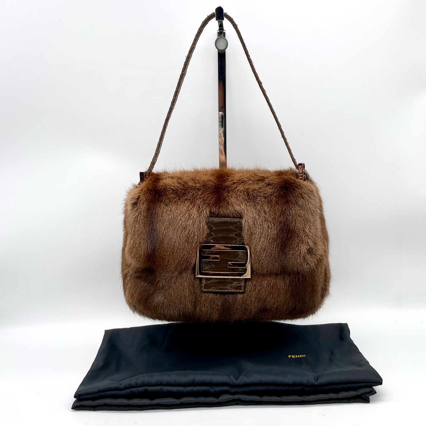 RARE☆☆☆FENDI Squirrel Fur Mini Mamma Bucket Shoulder Bag