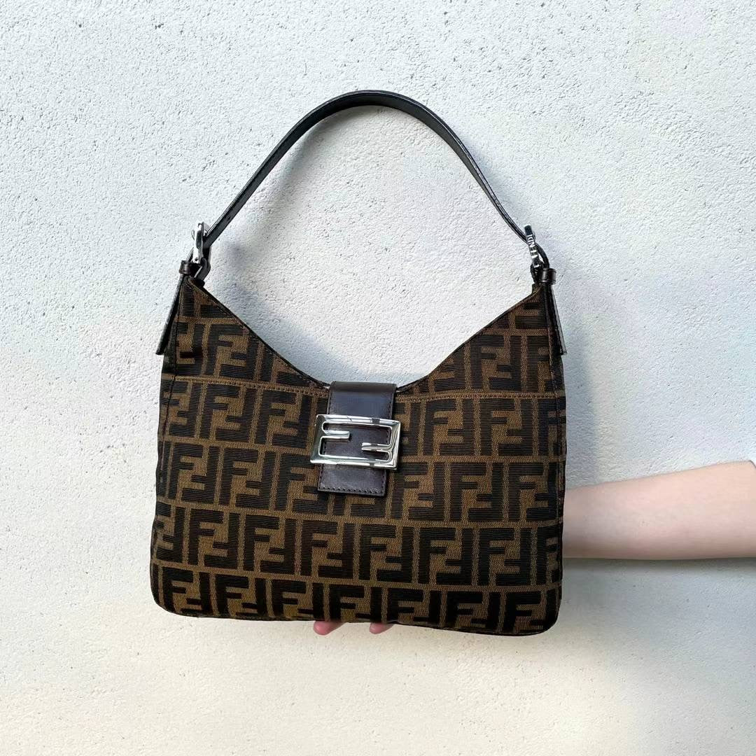 AUTH FENDI Sukka V 型妈妈包 单肩包