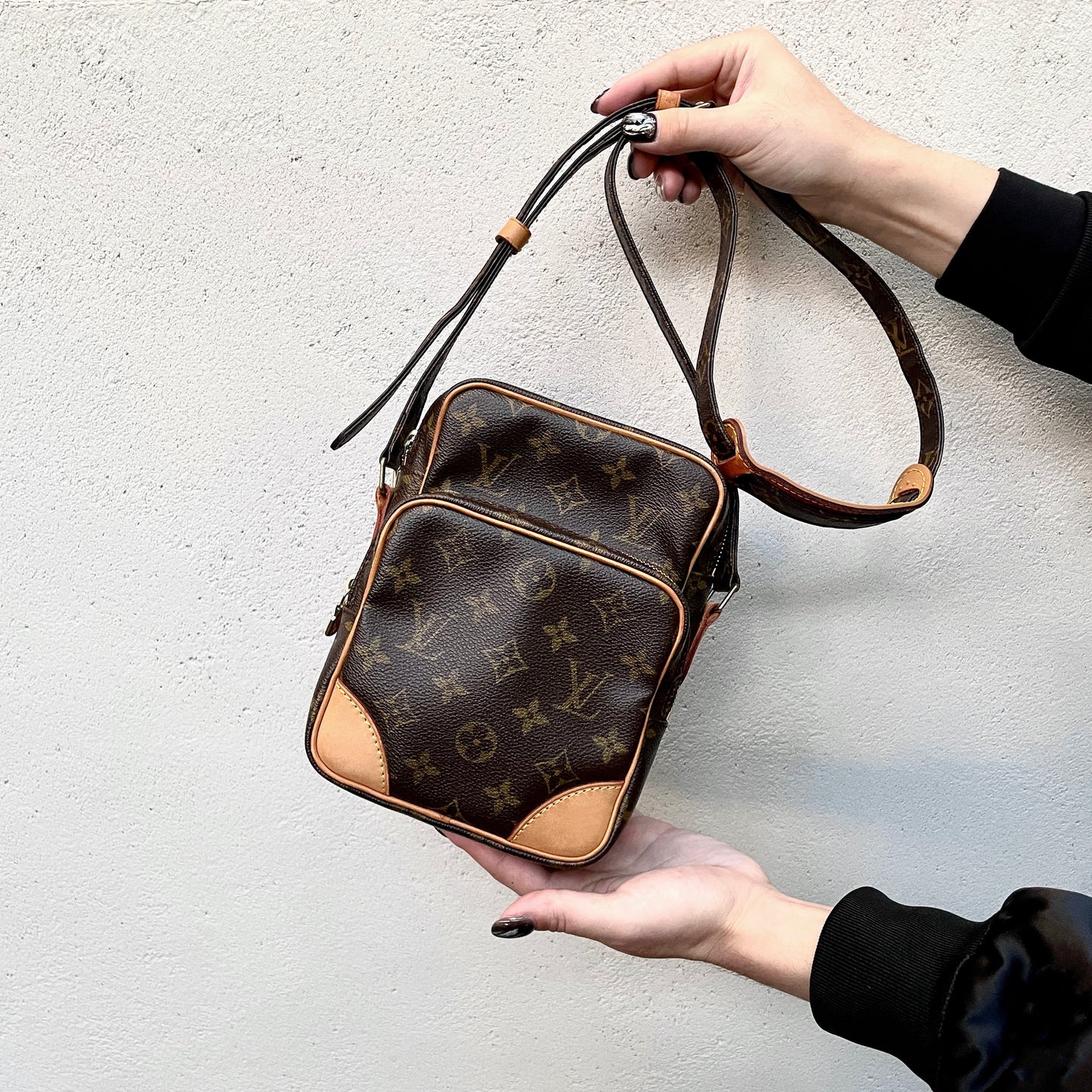 LOUIS VUITTON ﾓﾉｸﾞﾗﾑ ｱﾏｿﾞﾝ M45266 ｸﾛｽﾎﾞﾃﾞｨｼｮﾙﾀﾞｰﾊﾞｯｸﾞ ﾌﾞﾗｳﾝ