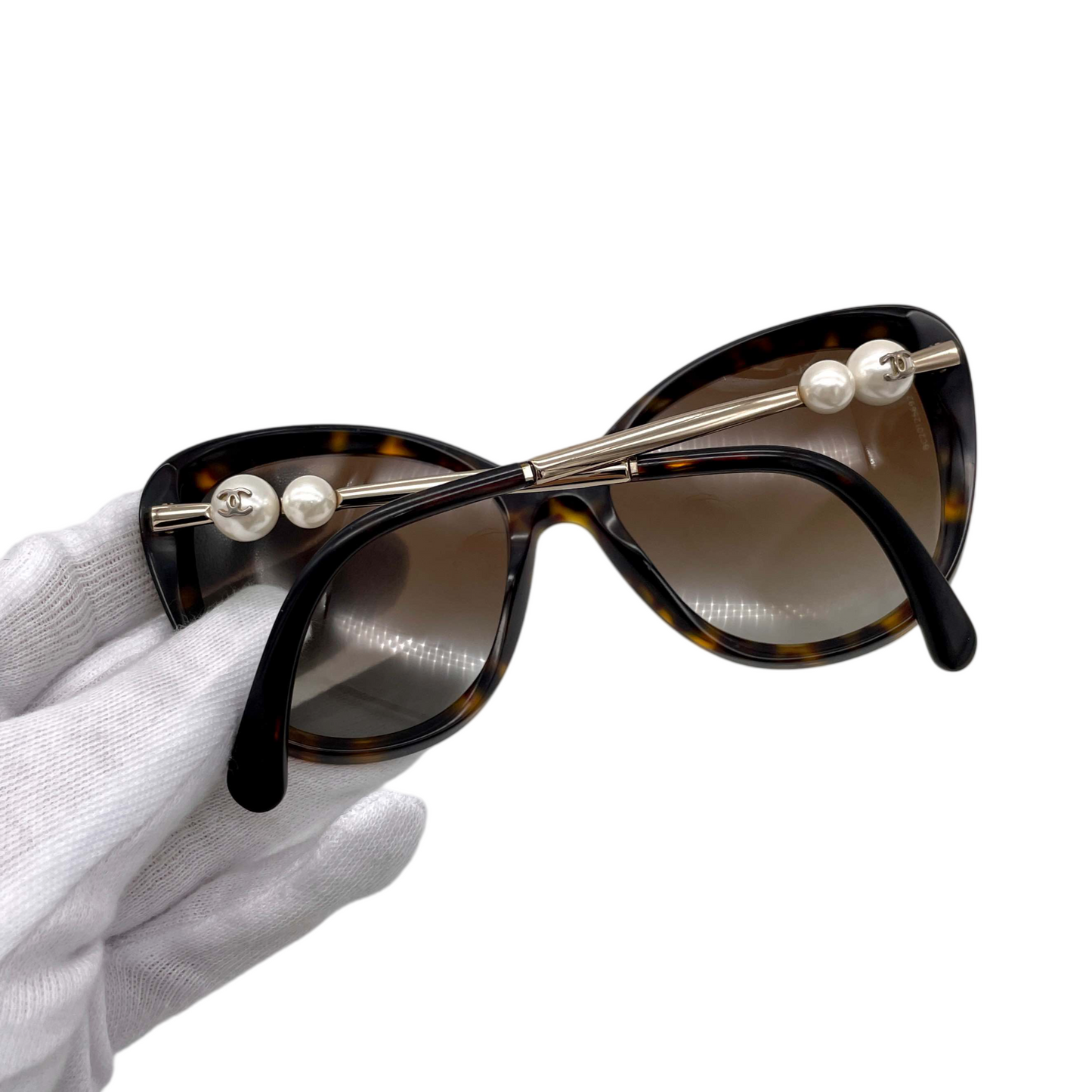 CHANEL CC LOGOS Pearl-Embellished Cat-Eye Sunglasses Brown &amp; Gold