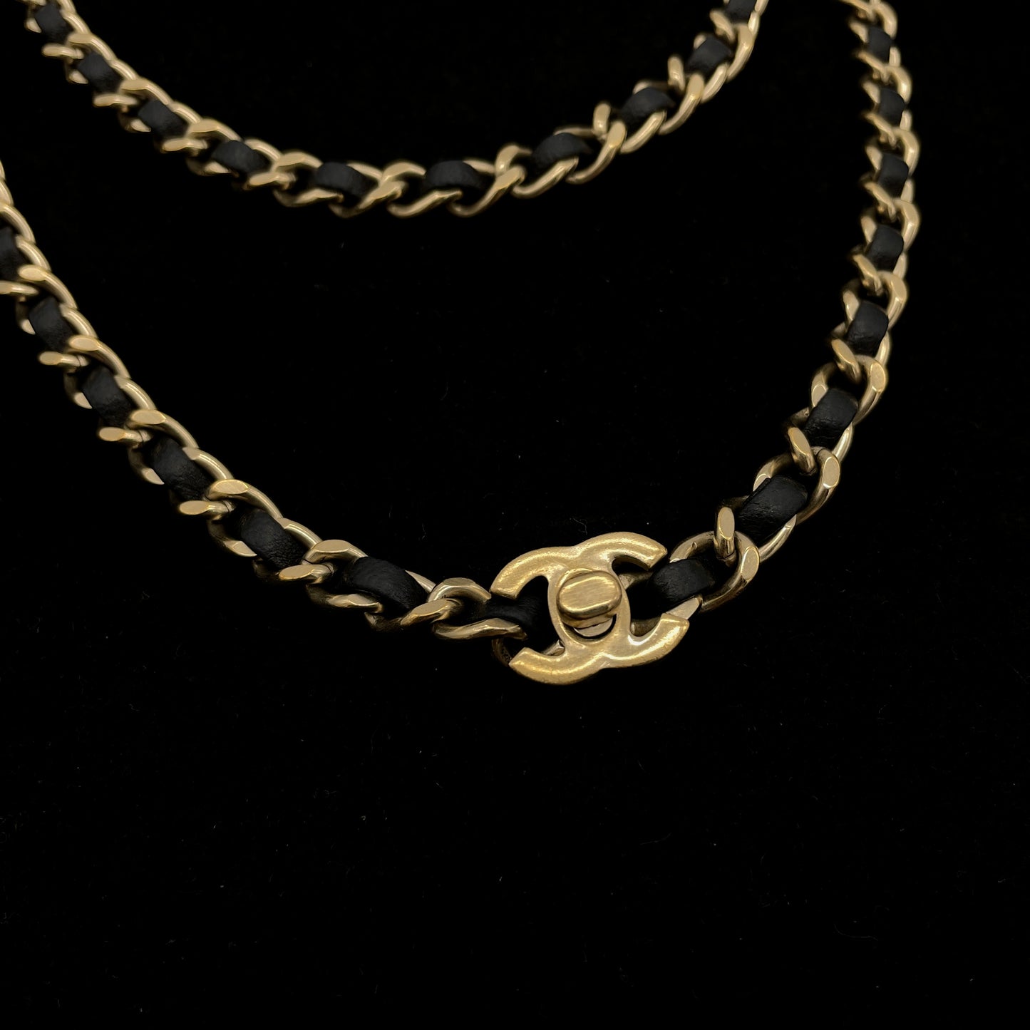 CHANEL Matelassé CC LOGO Trun Lock Necklace &amp; Chain Belt Black &amp; Gold