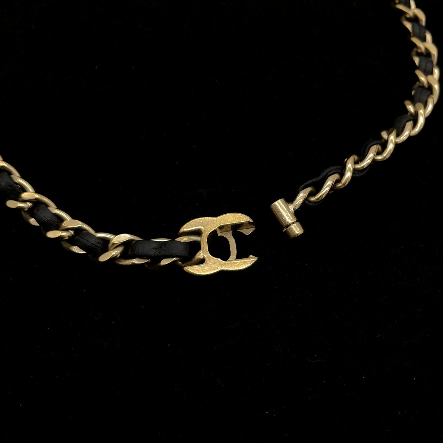 CHANEL Matelassé CC LOGO Trun Lock Necklace &amp; Chain Belt Black &amp; Gold