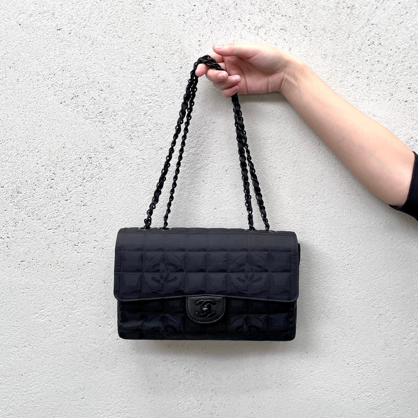 RARE☆☆☆☆CHANEL 2001 New Travel Line Chocolate Bar Double Chain Shoulder Single Flap Bag Black