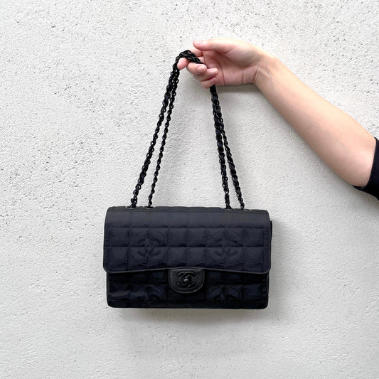 RARE☆☆☆☆CHANEL 2001 New Travel Line Chocolate Bar Double Chain Shoulder Single Flap Bag Black