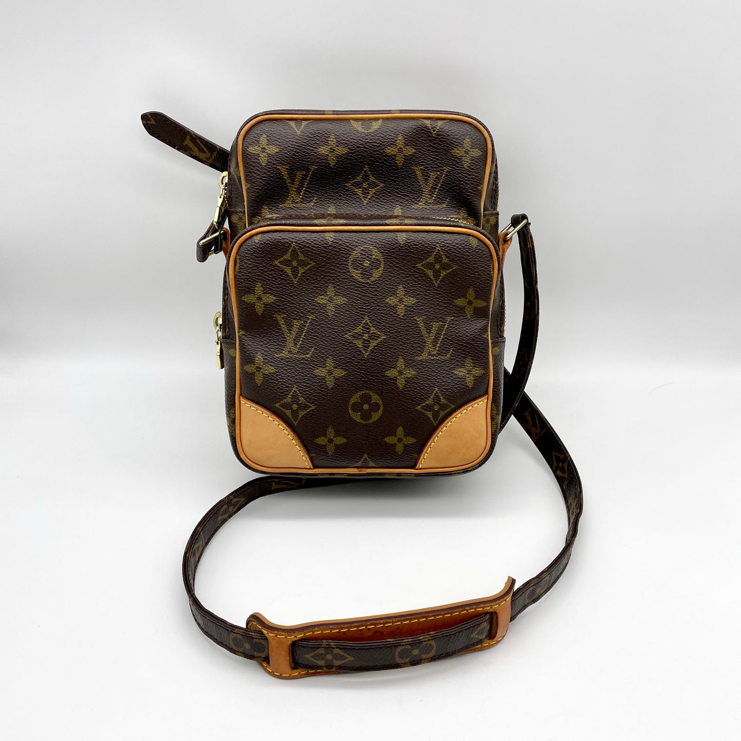 LOUIS VUITTON ﾓﾉｸﾞﾗﾑ ｱﾏｿﾞﾝ M45266 ｸﾛｽﾎﾞﾃﾞｨｼｮﾙﾀﾞｰﾊﾞｯｸﾞ ﾌﾞﾗｳﾝ