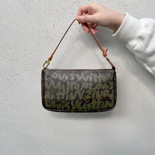 RARE ☆☆☆☆ AUTH Pre-owned LOUIS VUITTON ﾓﾉｸﾞﾗﾑ･ｸﾞﾗﾌｨﾃｨ ﾎﾟｼｪｯﾄ･ｱｸｾｿﾜｰﾙ ｶｰｷ