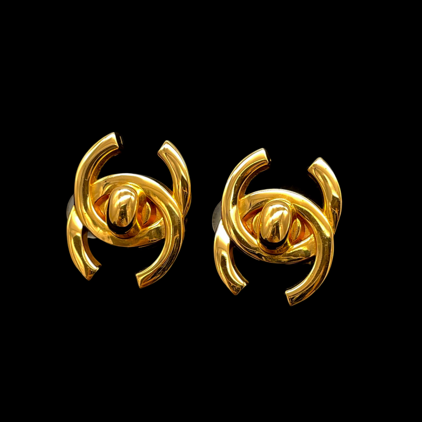 CHANEL Coco Mark Turnlock Earrings GM 95A