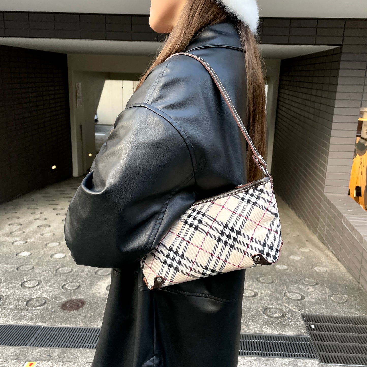 BURBERRY ﾉﾊﾞﾁｪｯｸ 2Wayｼｮﾙﾀﾞｰﾊﾞｯｸﾞ ﾍﾞｰｼﾞｭ ﾌﾞﾗｳﾝ ｷｬﾝﾊﾞｽ ﾚｻﾞｰ