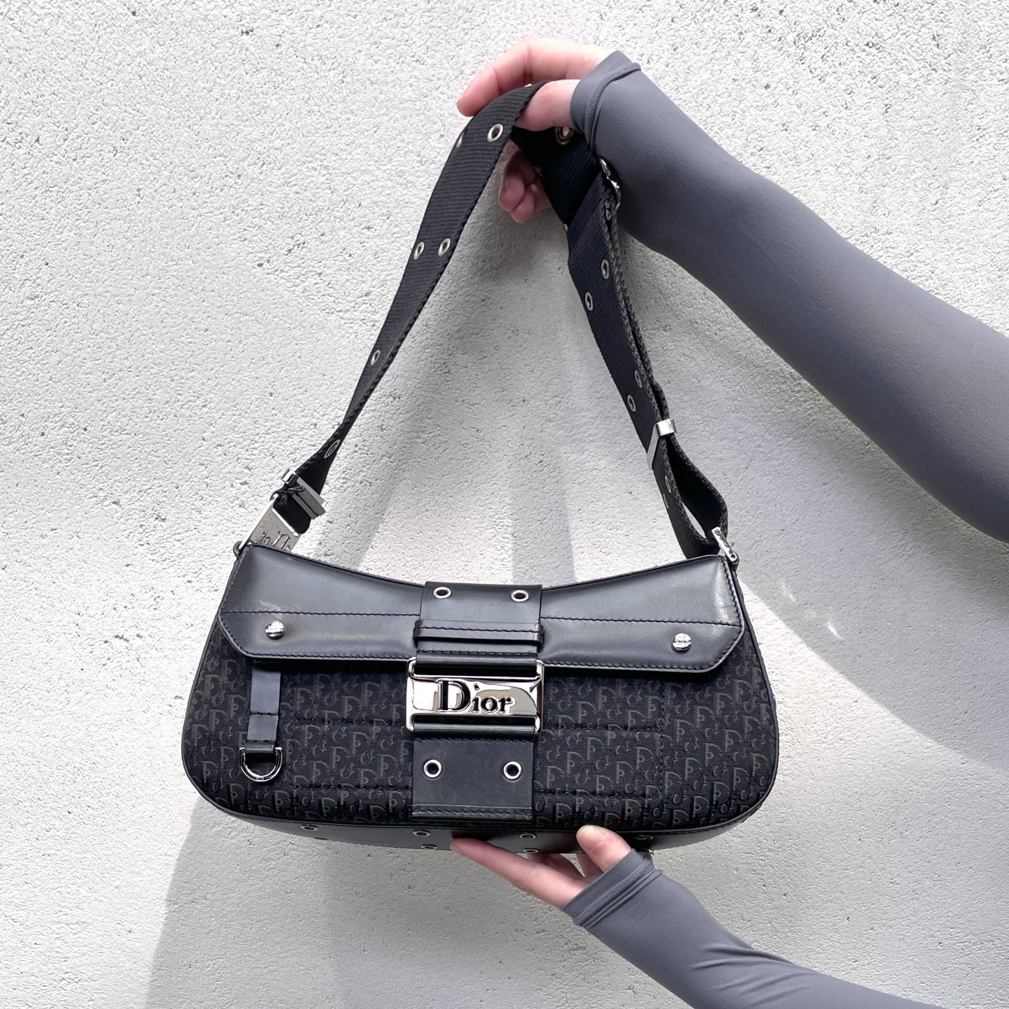 RARE☆☆☆CHRISTIAN DIOR 2003 Street Chic Trotter Canvas & Leather HOBO Shoulder Bag MM Columbus Bag Black & Silver