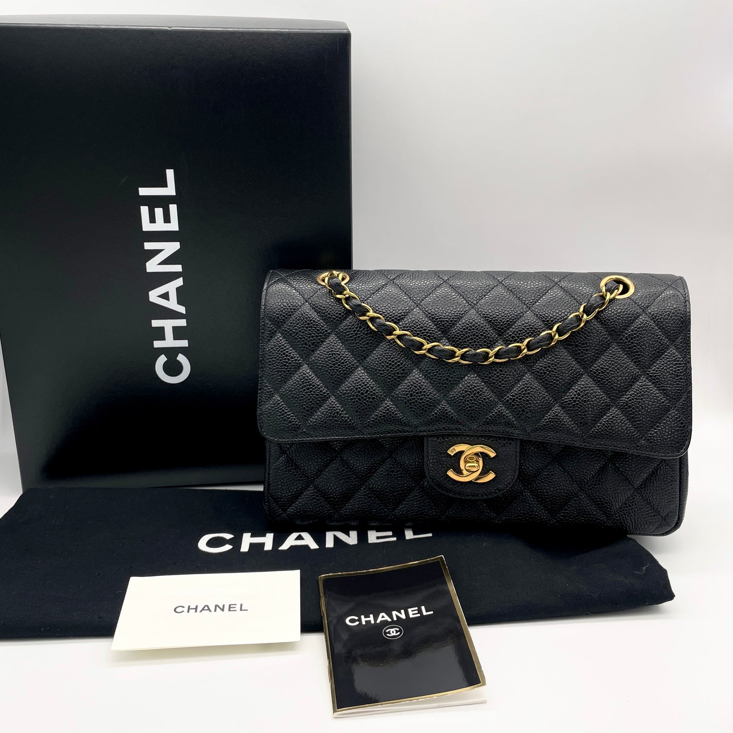 Afar Vintage Pre-owned CHANEL ﾏﾄﾗｯｾ ｸﾗｼｯｸﾌﾗｯﾌﾟ 25cm ｷｬﾋﾞｱｽｷﾝ