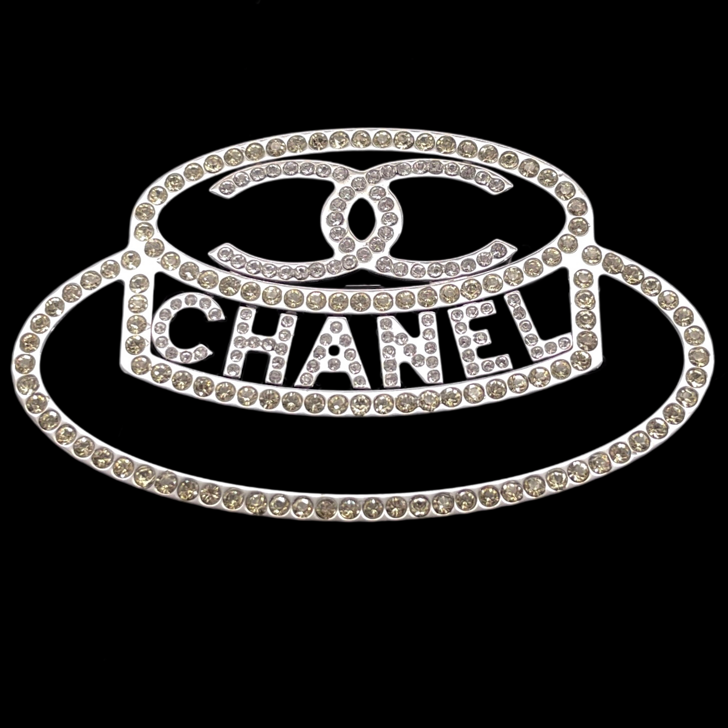 RARE☆☆☆ CHANEL ｺｺﾏｰｸCHANELﾛｺﾞ ﾗｲﾝｽﾄｰﾝ帽子ﾌﾞﾛｰﾁ