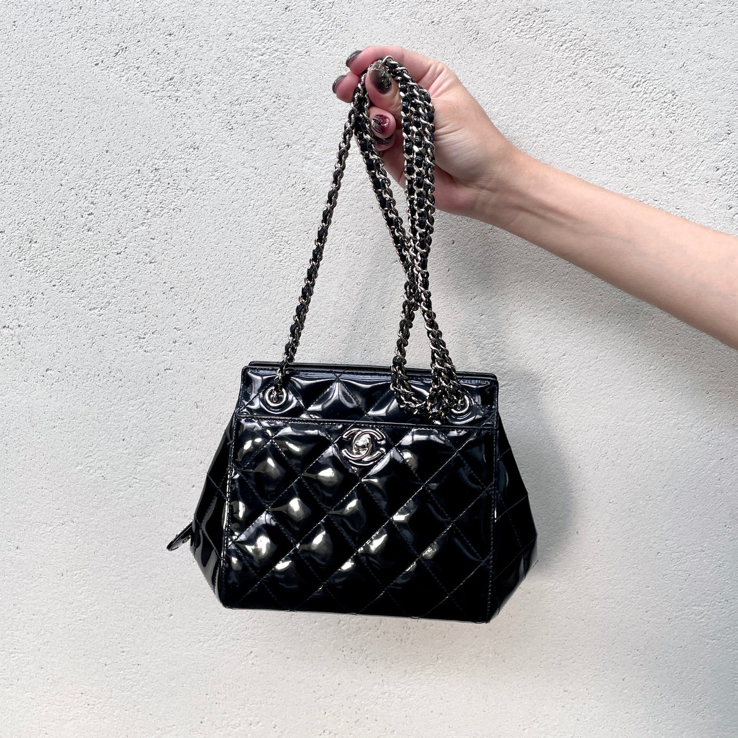 RARE★★★CHANEL 1997 Matelassé Enamel CC Logo Double-Chain Shoulder Crossbody Bag Mini Black & Silver