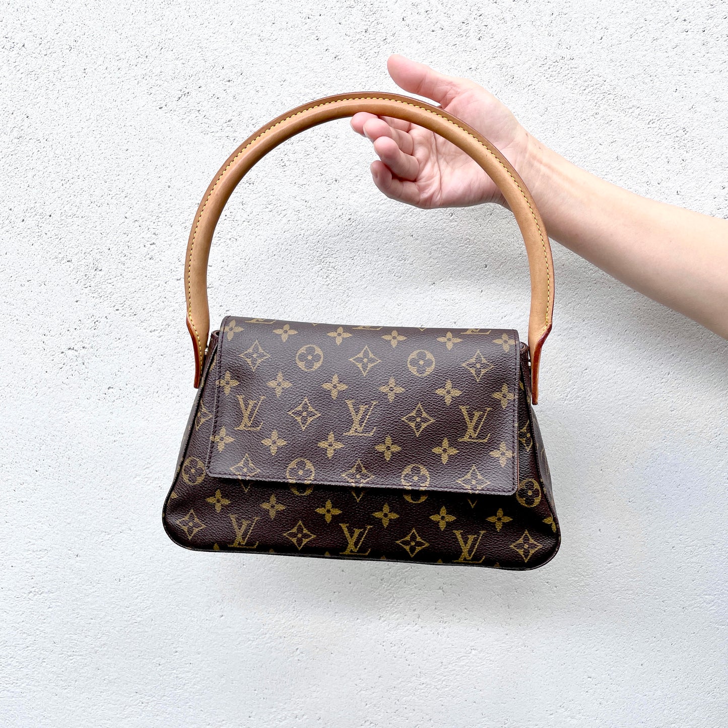 AUTH Pre-owned Louis Vuitton Monogram Mini Looping M51147