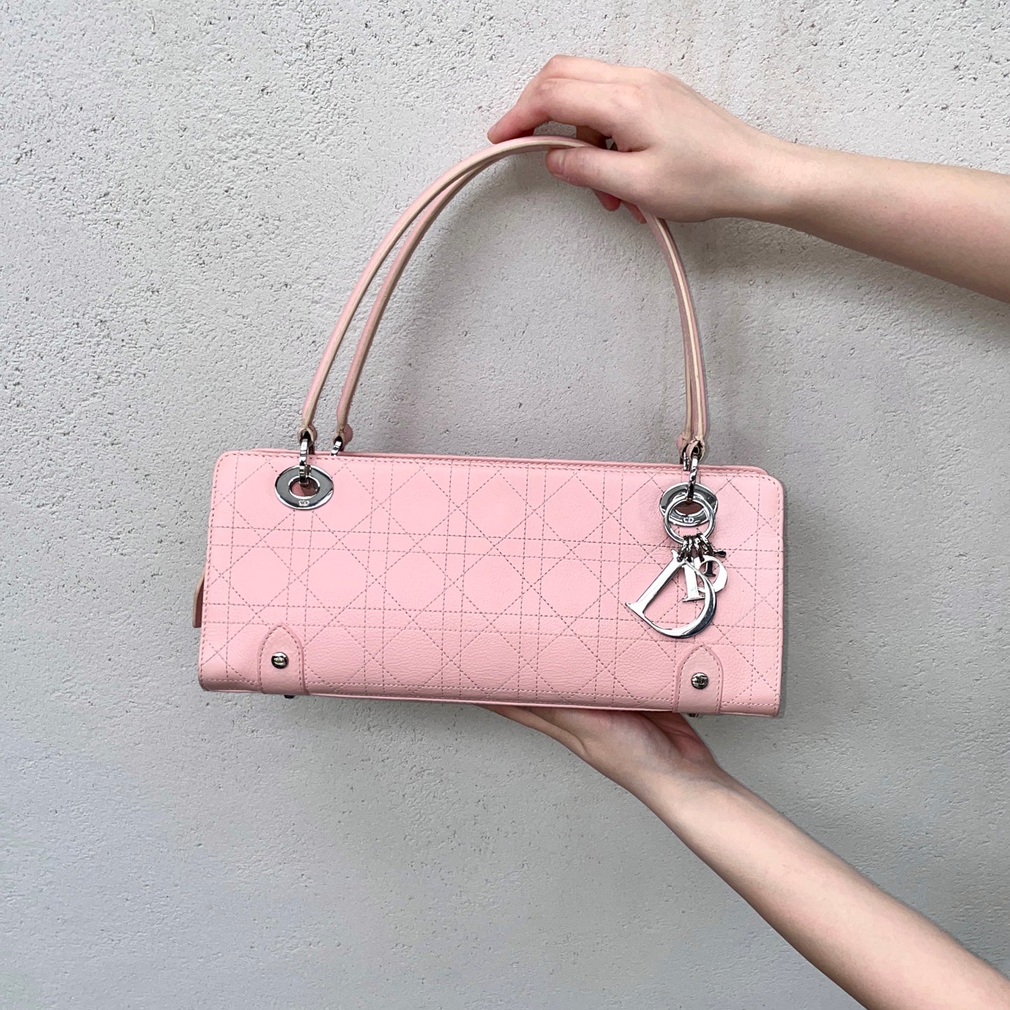RARE★★★★CHRISTIAN DIOR 2004 Lady-Dior Cannage Leather Pendant Shoulder Bag Medium Pink & Silver