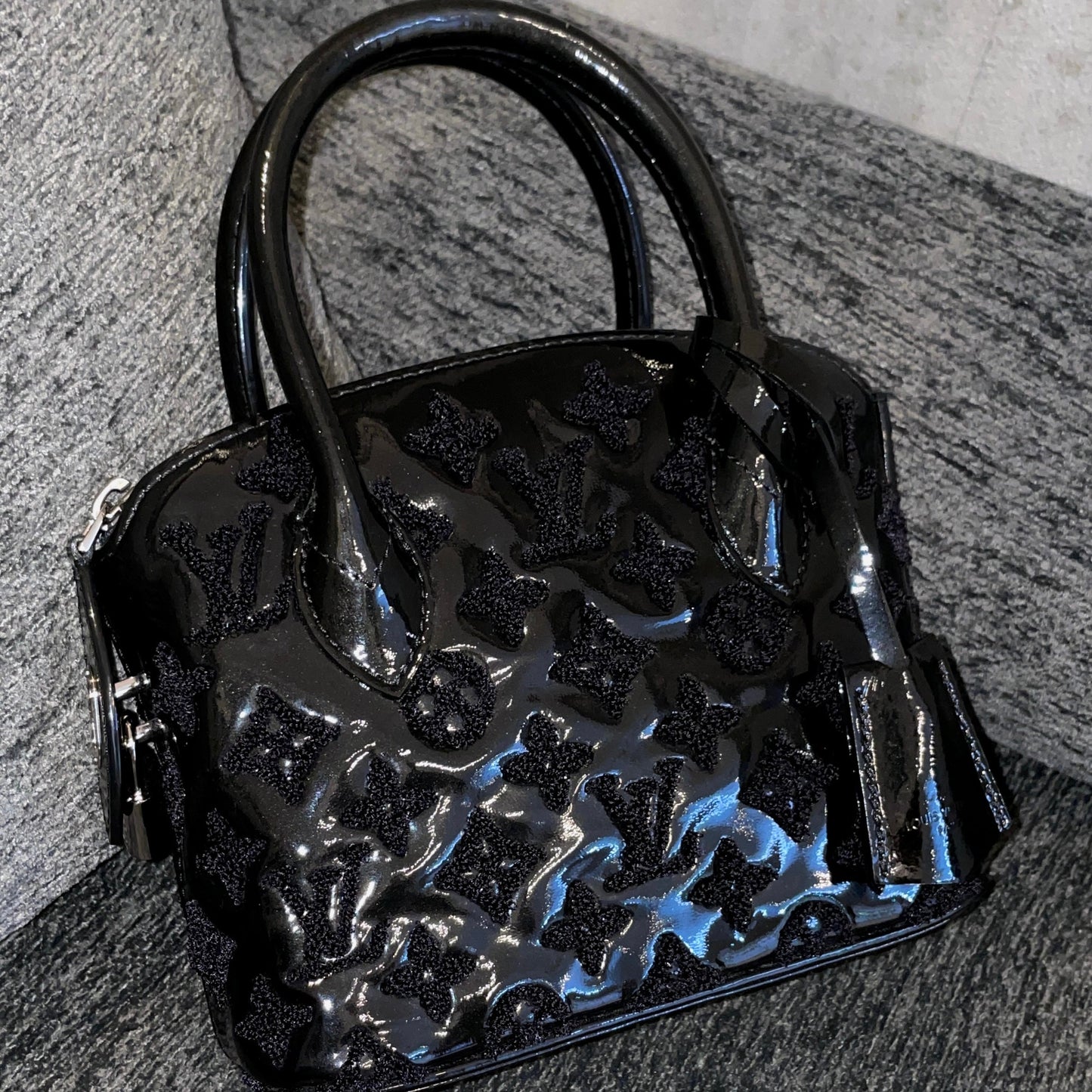 RARE★★★★LOUIS VUITTON 2012 FW Monogram Vernis Patent Leather & Velour Lockit BB Top Handle Bag Mini Black/Silver