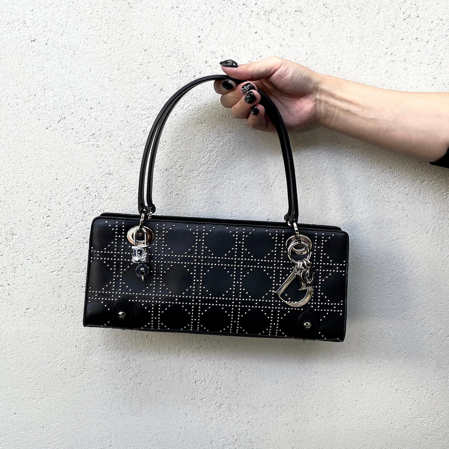 RARE★★★★CHRISTIAN DIOR 2003 Lady-Dior East-West Nailhead Cannage Leather D.i.o.r Pendant Shoulder Bag Black/Silver