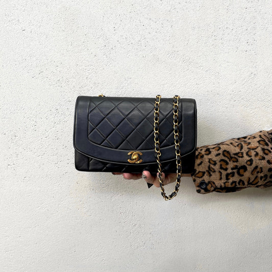CHANEL 1992 Matelassé Lamb Skin Diana Mideum 25cm Chain Shoulder Single Flap Bag Black & Gold