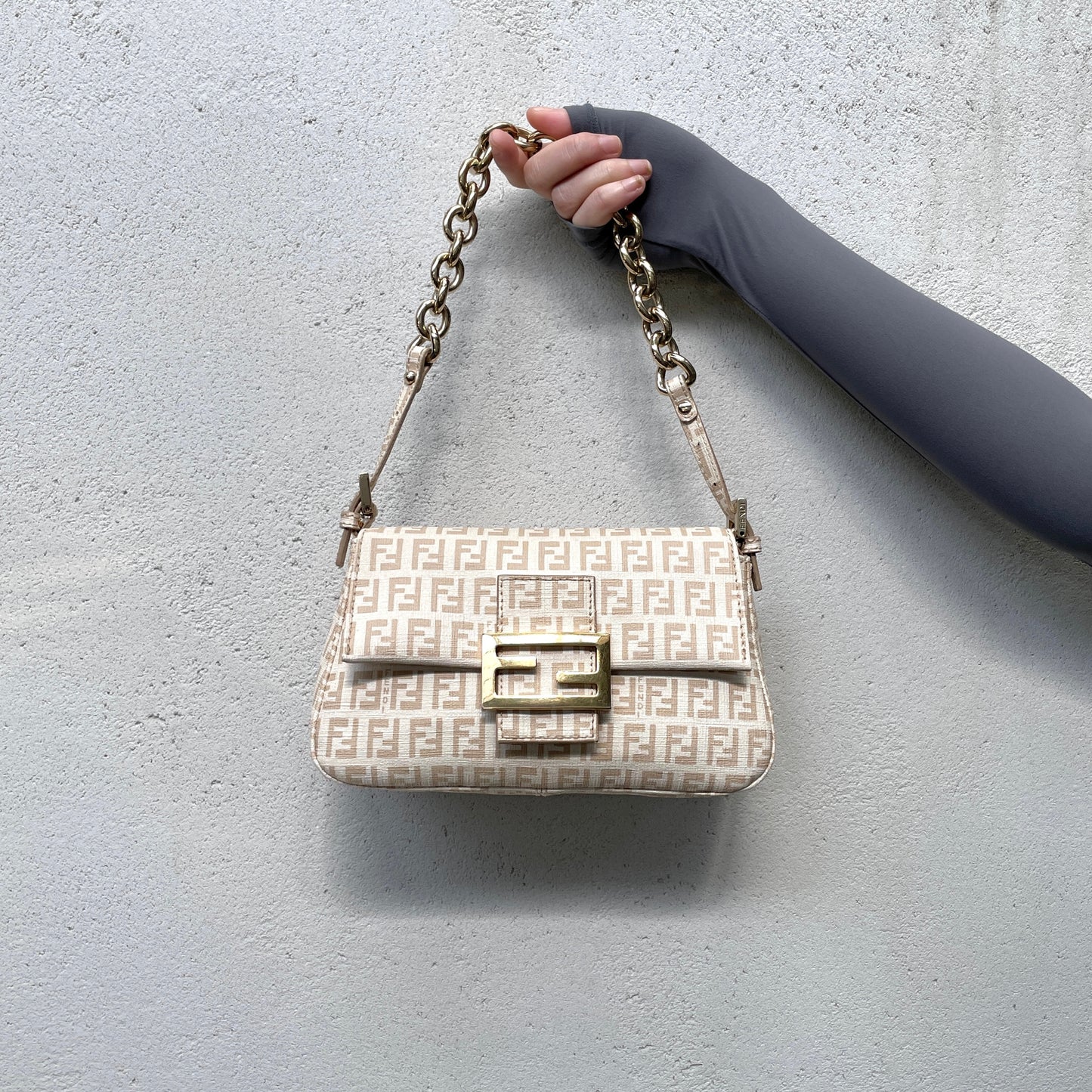 RARE☆☆☆☆FENDI Zucchino PVC Mini Mamma Baguette Chain Shoulder Bag Beige & Gold