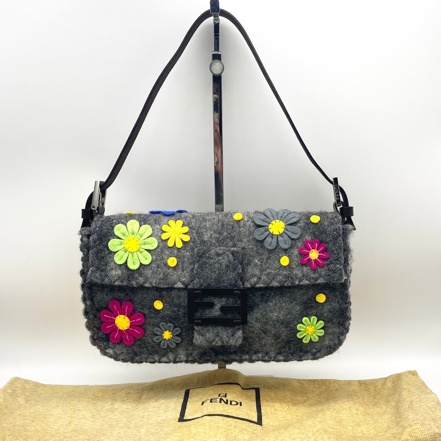 RARE☆☆☆☆☆FENDI Wool Flower Motif Mamma Bucket PM Shoulder Bag Gray Multicolor