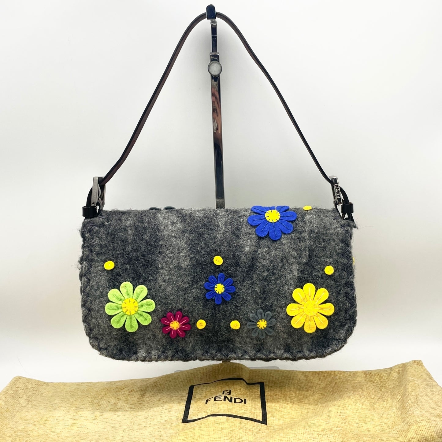 RARE☆☆☆☆☆FENDI Wool Flower Motif Mamma Bucket PM Shoulder Bag Gray Multicolor