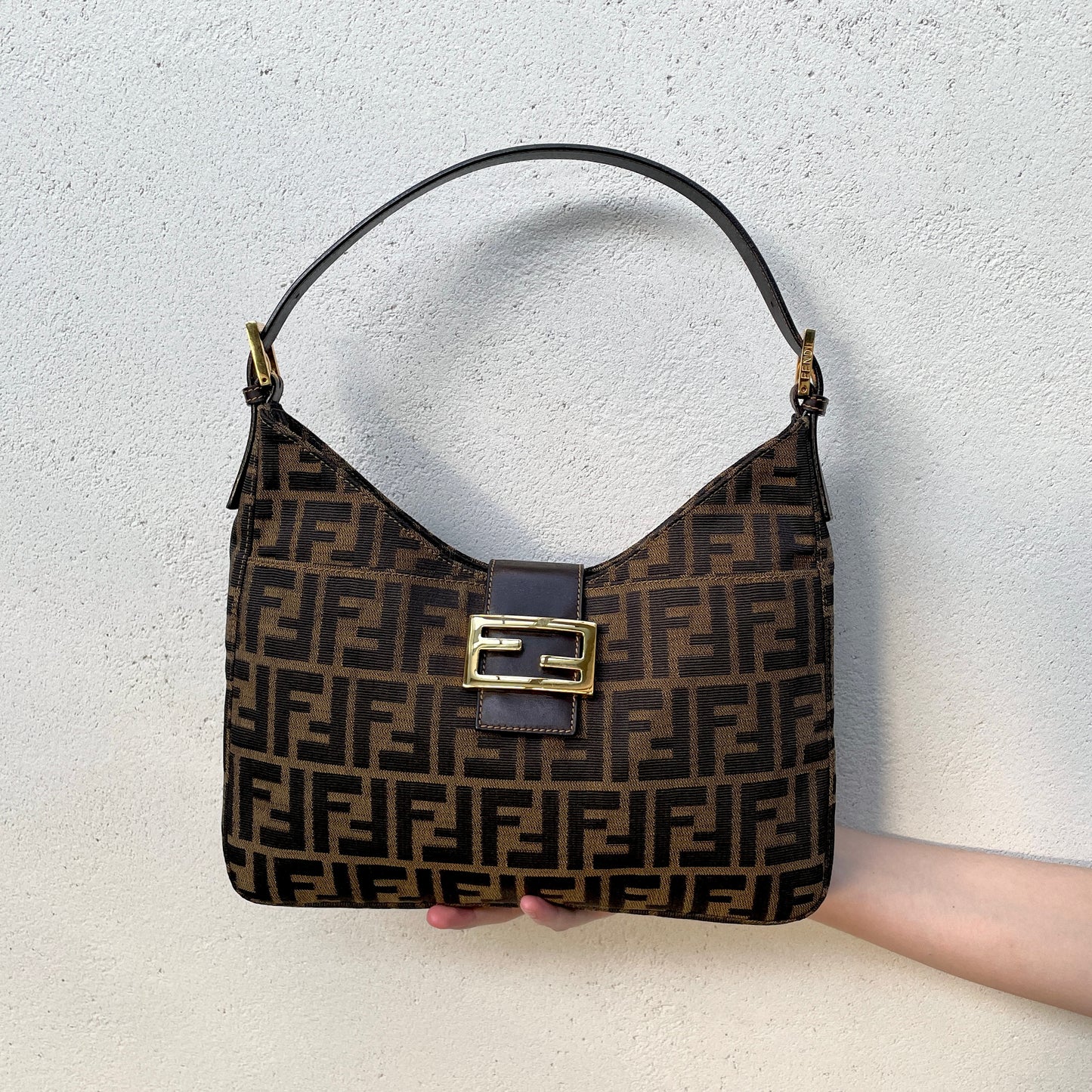 RARE☆☆☆FENDI ｽﾞｯｶ V型ﾏﾝﾏﾊﾞｹｯﾄ ｼｮﾙﾀﾞｰﾊﾞｯｸﾞ GHW