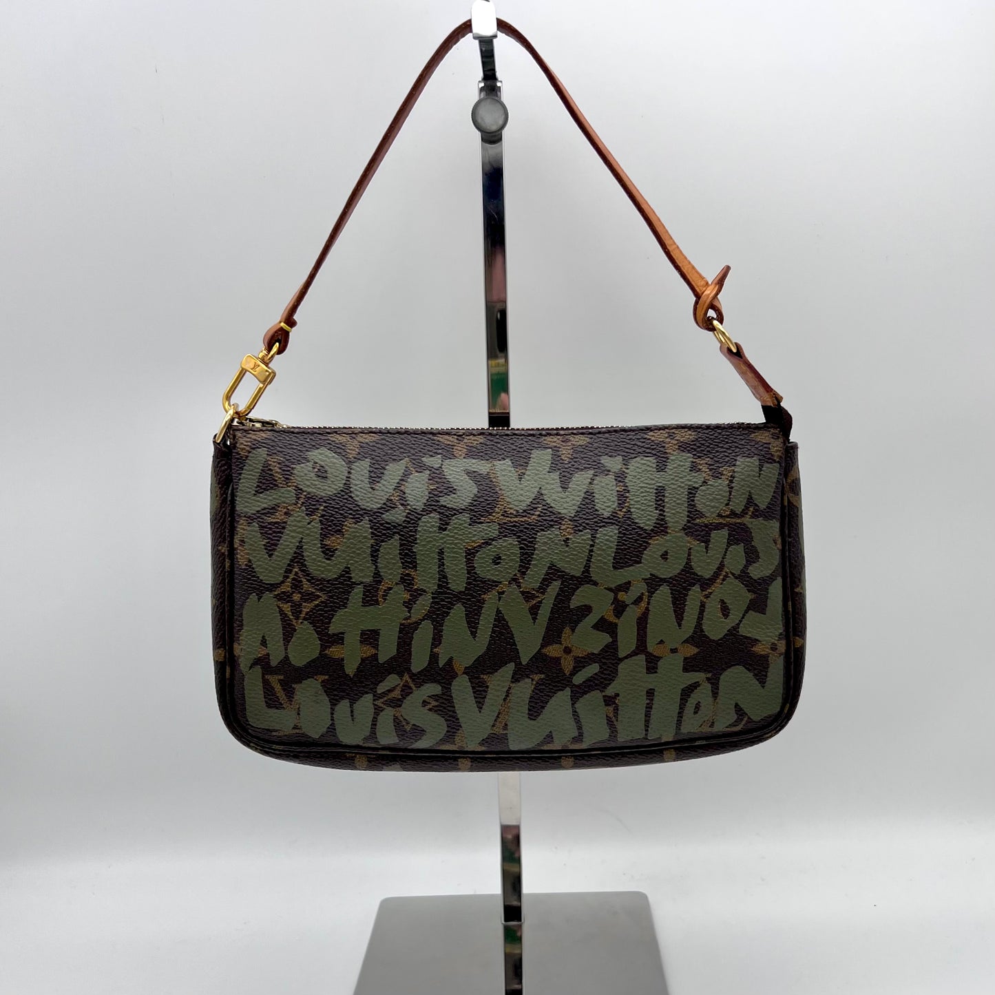 RARE ☆☆☆☆ AUTH Pre-owned LOUIS VUITTON ﾓﾉｸﾞﾗﾑ･ｸﾞﾗﾌｨﾃｨ ﾎﾟｼｪｯﾄ･ｱｸｾｿﾜｰﾙ ｶｰｷ