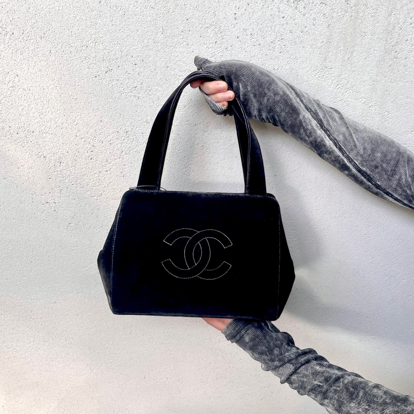 RARE☆☆☆CHANEL Velvet Jumbo Coco Mark Handbag Black