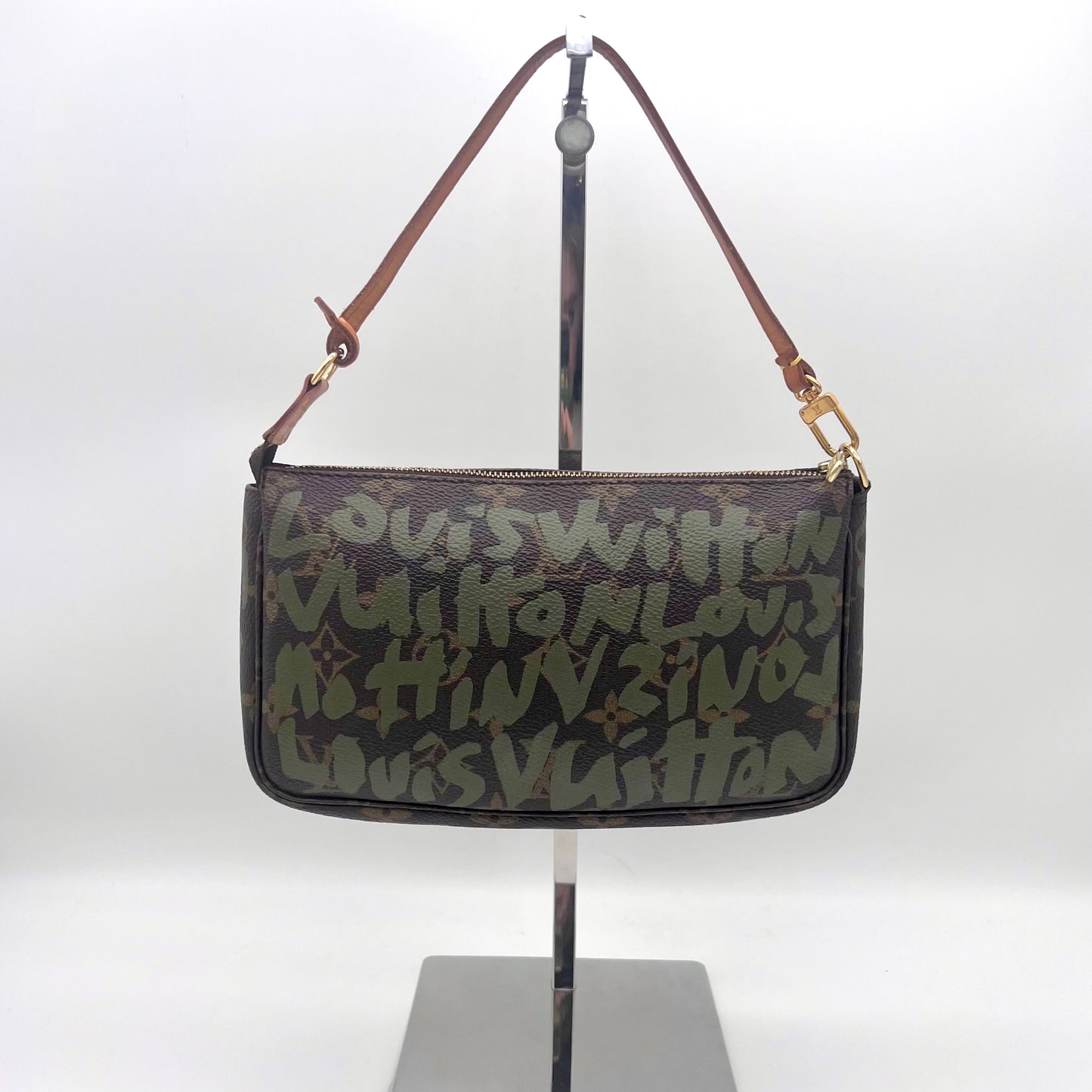 RARE ☆☆☆☆ AUTH Pre-owned LOUIS VUITTON Monogram Graffiti Pochette Accessory Khaki