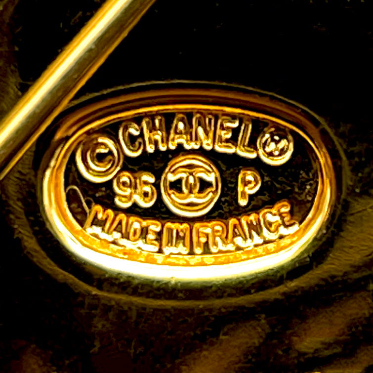 CHANEL Coco Mark Turnlock Brooch 96P